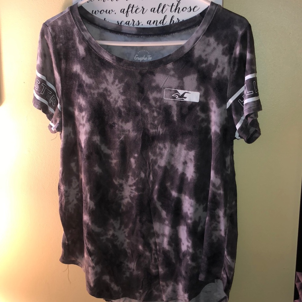 Hollister Graphic Tee